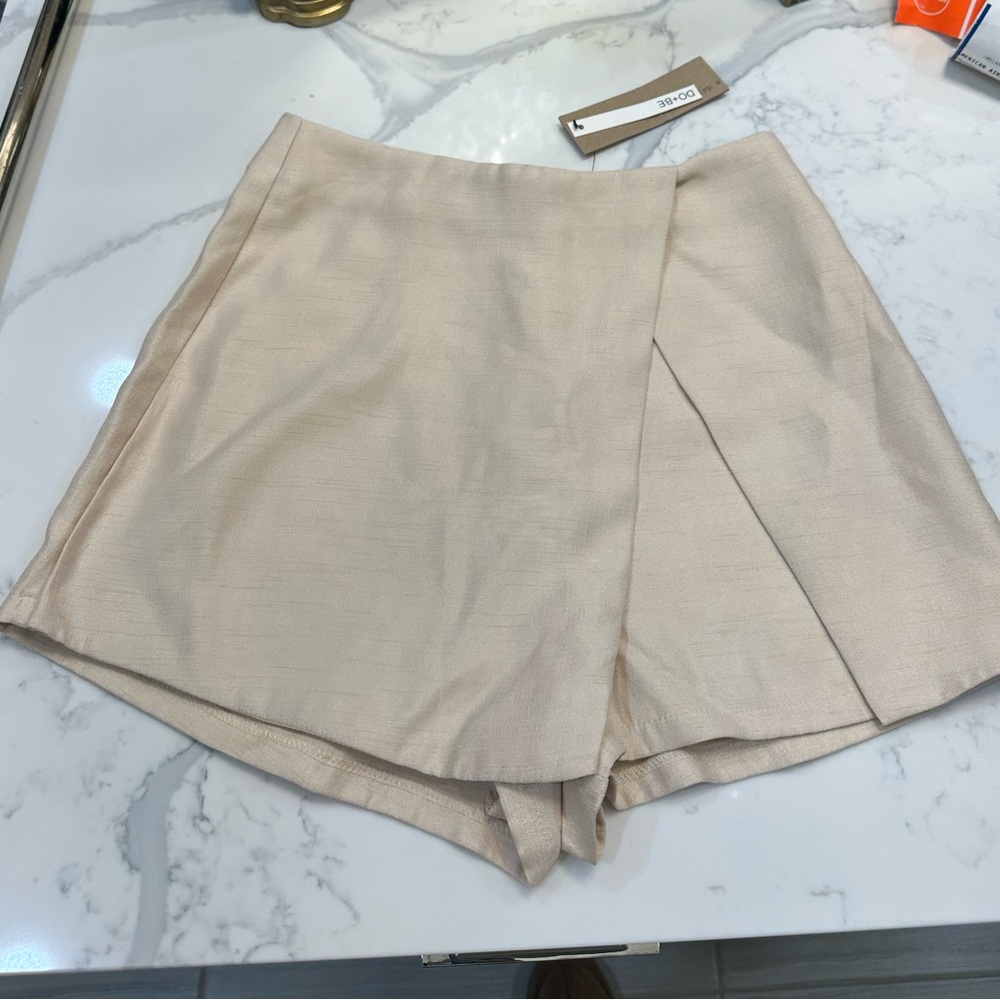 DO+BE Tan Skort